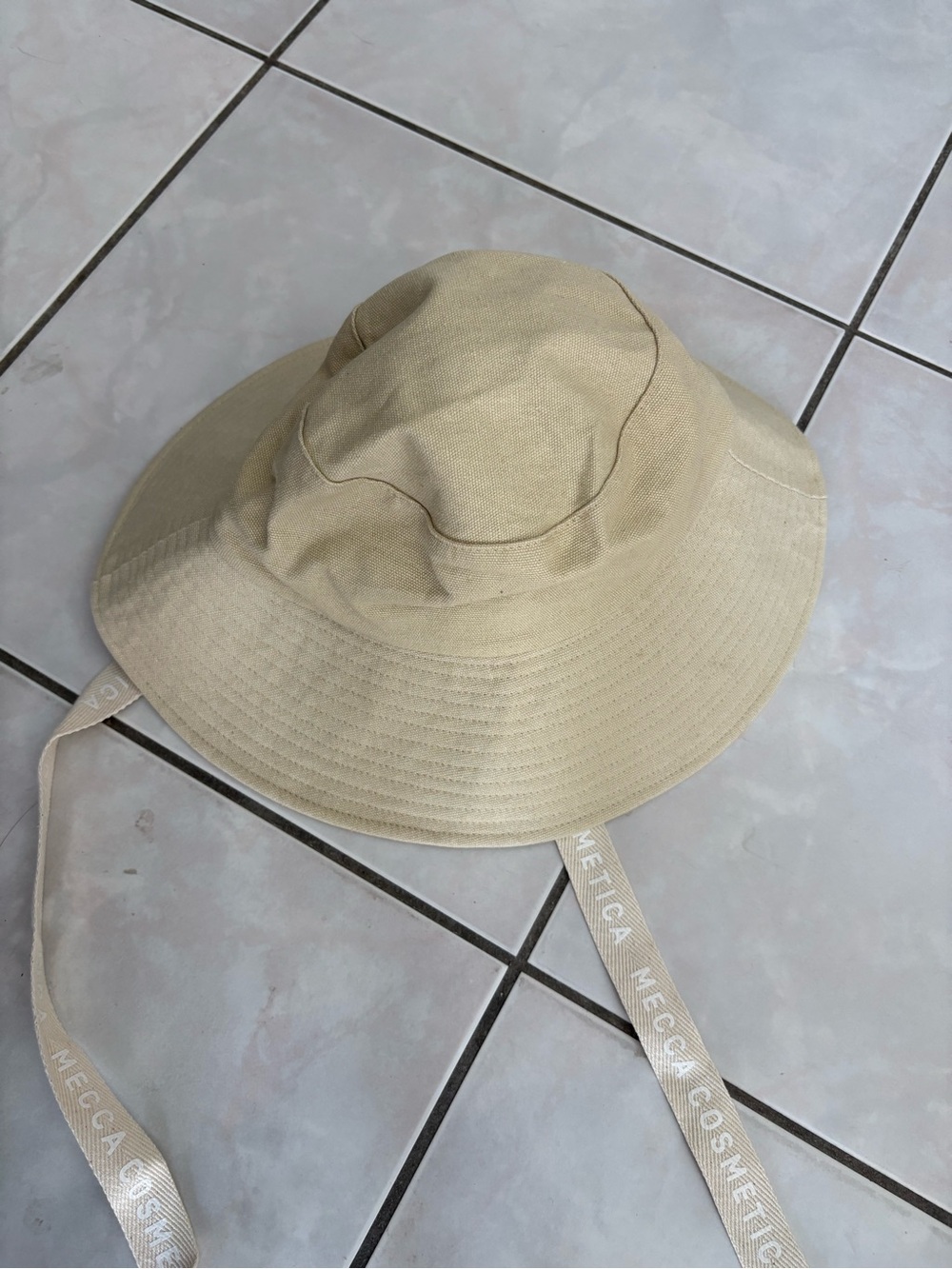Beige Wide-Brim Sun Hat with Chin Straps - Picture 1 of 5
